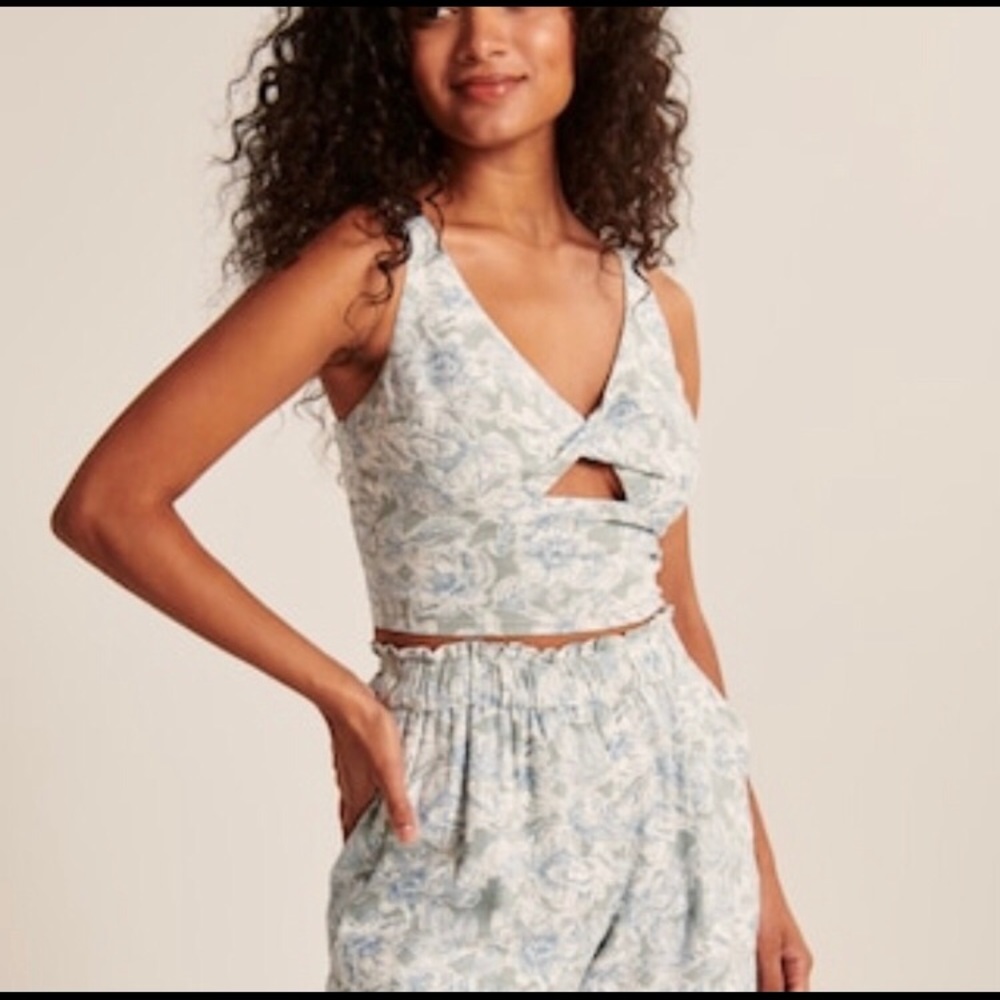 Abercrombie & Fitch Twist-Front Linen-Blend Cutout Top, LIGHT BLUE FLORAL
